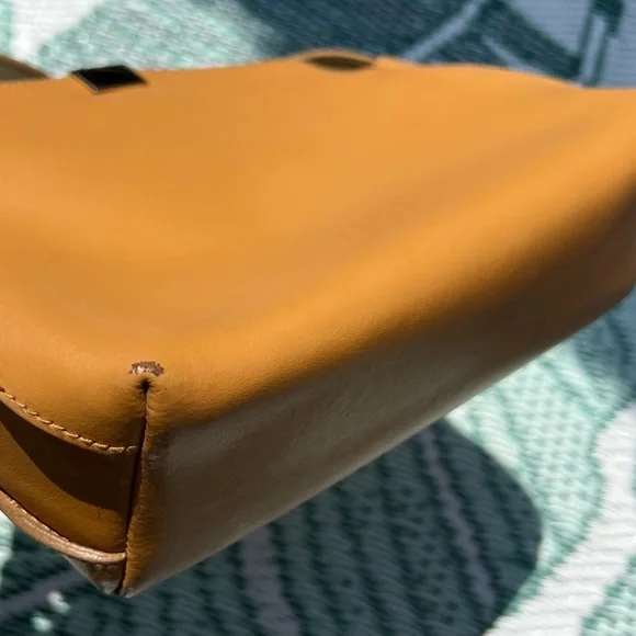 Vintage Furla Italian Leather Shoulder Bag - Picture 9 of 11